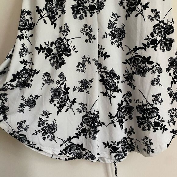 Black and White Flutter Sleeve Wrap Sundress - Picture 8 of 8